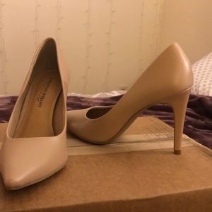 Nude pump